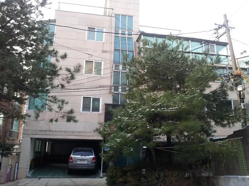 Han River Residence & Guesthouse In Seoul Guest house